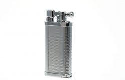 Briquet Old boy argenté guilloché