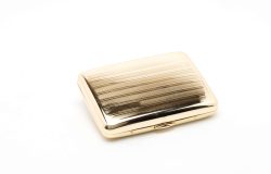 Etui cigarettes doré